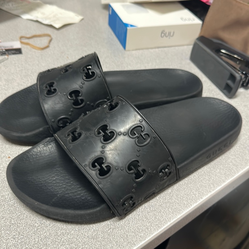 Extremely used Gucci men’s slides